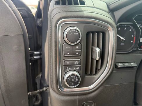 Used 2021 GMC Sierra 1500 Denali w/ Denali Ultimate Package AWD/4WD image 11