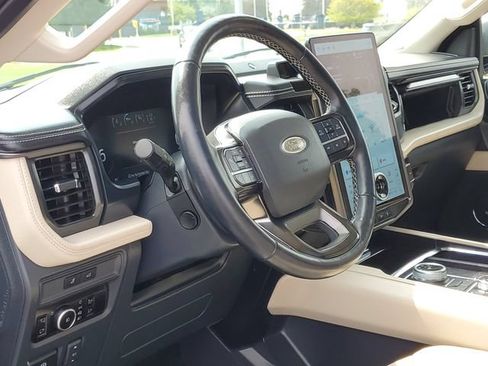 Used 2023 Ford Expedition Max Platinum AWD/4WD image 12