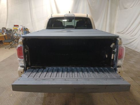 Used 2020 Toyota Tacoma TRD Sport w/ Technology Package image 19