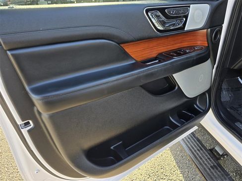 Used 2019 Lincoln Navigator Reserve w/ Cargo Package image 20