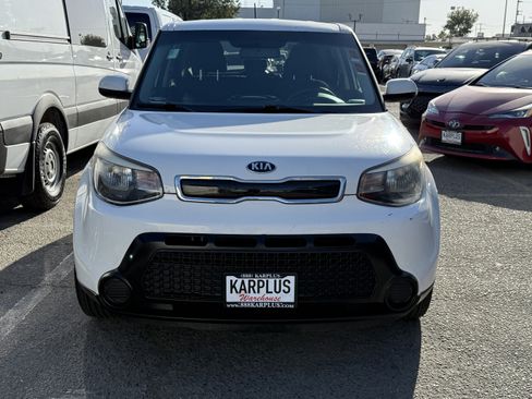 Used 2015 Kia Soul + image 3