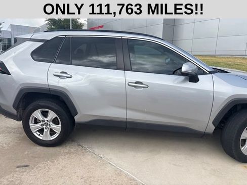 Used 2021 Toyota RAV4 XLE FWD image 2