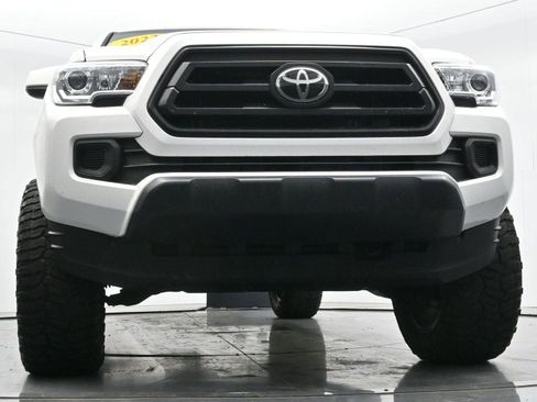 Used 2023 Toyota Tacoma SR AWD/4WD image 37
