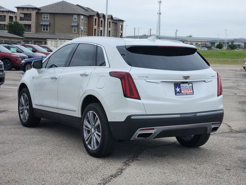 Used 2025 Cadillac XT5 Premium Luxury w/ Technology Package FWD image 3