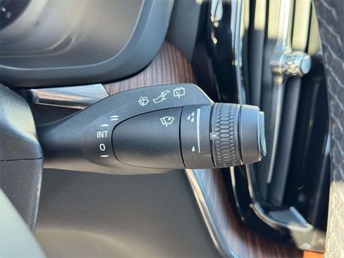 Certified 2023 Volvo XC60 B5 Plus image 22