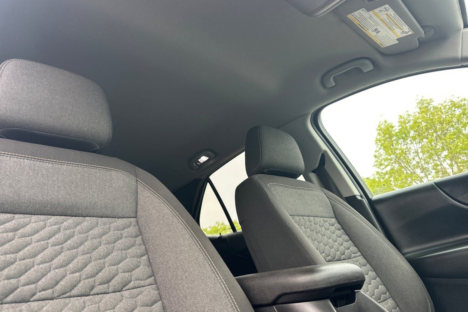 Used 2018 Chevrolet Equinox LT FWD image 19