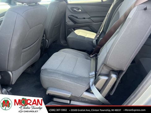 Certified 2023 Chevrolet Traverse LT FWD image 13