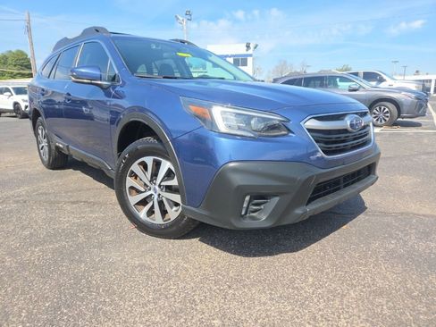 Used 2022 Subaru Outback Premium image 1