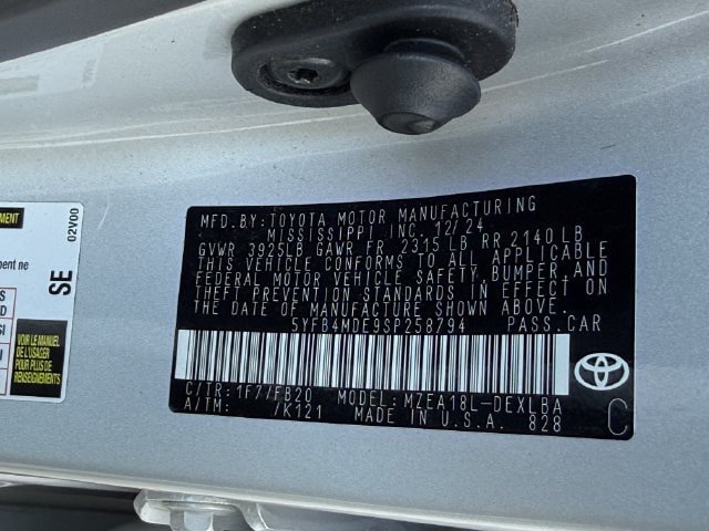 Used 2025 Toyota Corolla LE FWD image 32