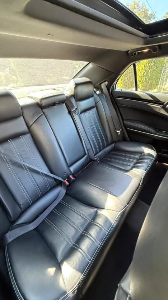 Used 2023 Chrysler 300 S RWD image 9