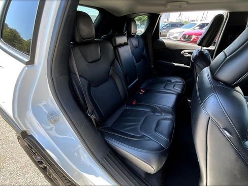 Used 2023 Jeep Cherokee Altitude Lux image 22