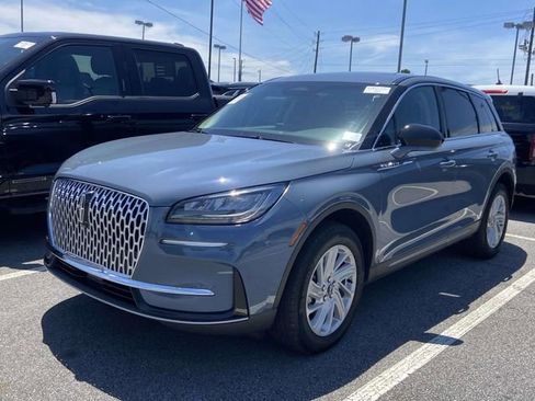 Used 2025 Lincoln Corsair FWD image 3