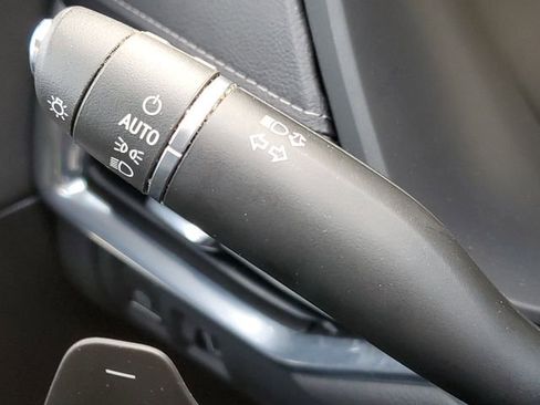 Certified 2022 Cadillac XT4 Premium Luxury w/ Safety Alert Package image 11