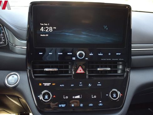 Used 2022 Hyundai Ioniq Limited image 16