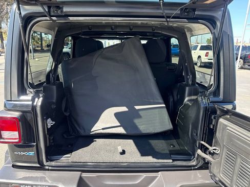 Used 2023 Jeep Wrangler Unlimited AWD/4WD image 7