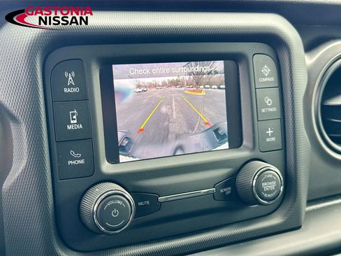 Used 2021 Jeep Gladiator Willys image 18