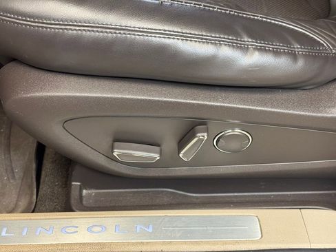 Used 2017 Lincoln MKC Reserve image 11