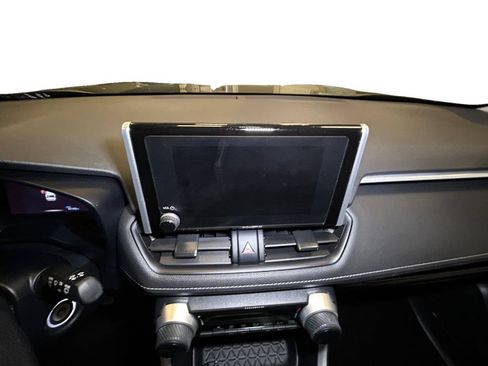 Used 2023 Toyota RAV4 LE AWD/4WD image 10