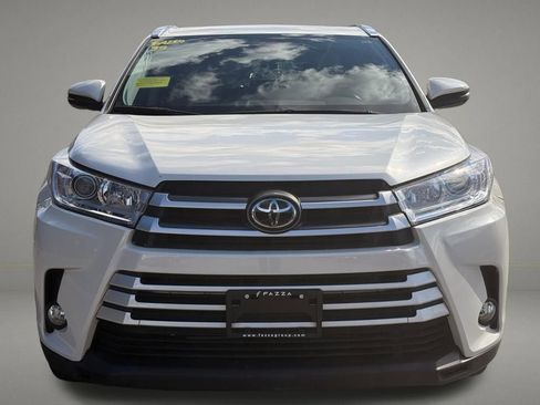 Used 2019 Toyota Highlander XLE image 9