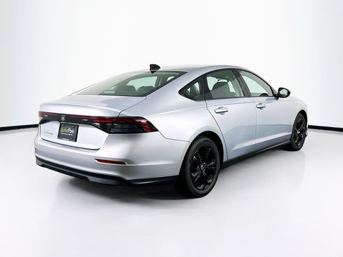 Used 2025 Honda Accord SE image 9