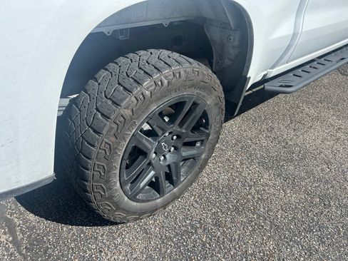 Used 2024 Chevrolet Silverado 1500 LT Trail Boss AWD/4WD image 9