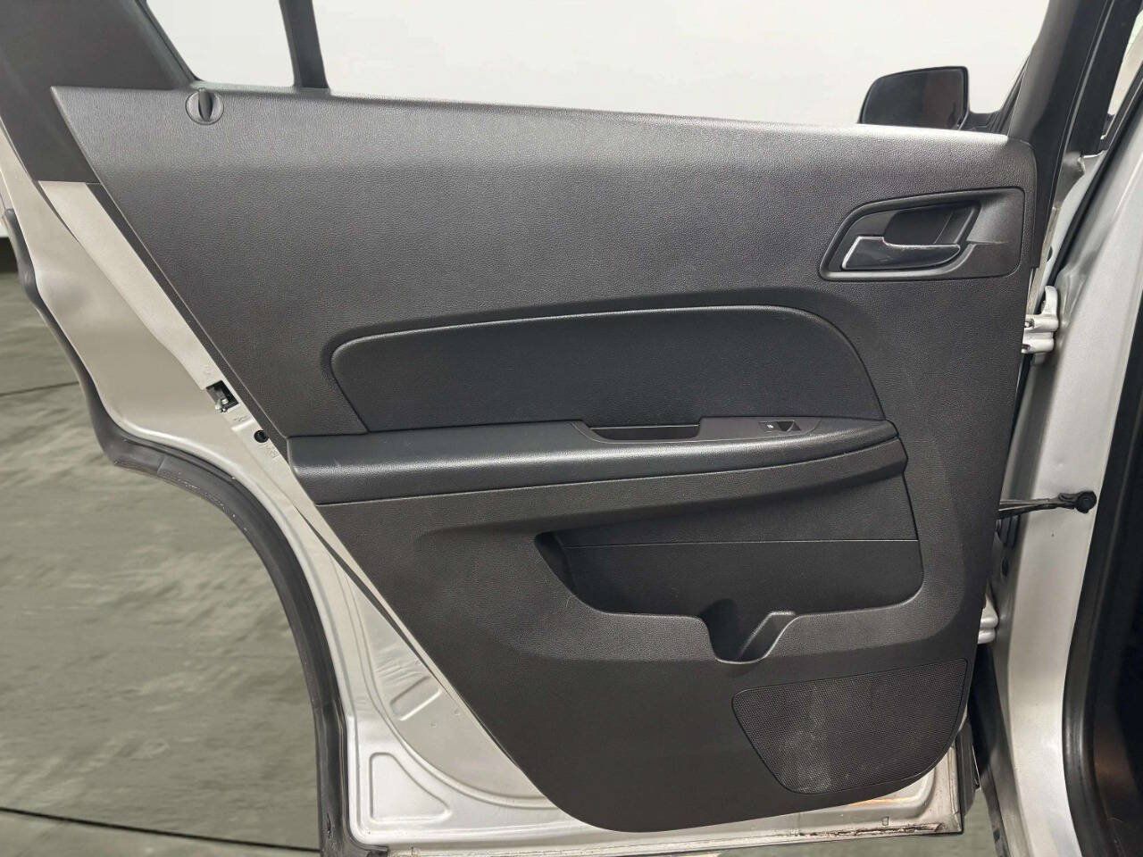 Used 2017 GMC Terrain SLE FWD image 13