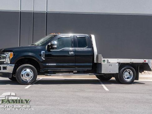 Used 2017 Ford F350 Lariat w/ Chrome Package AWD/4WD image 3