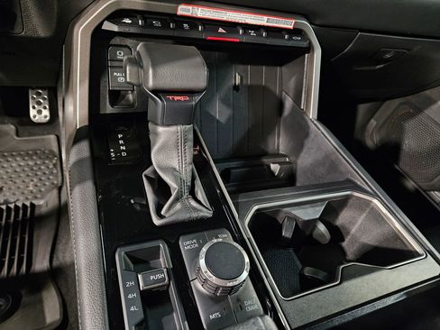 Used 2025 Toyota Tundra Limited image 33