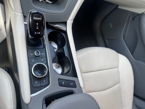 Used 2022 Cadillac XT6 Premium Luxury w/ Technology Package image 16