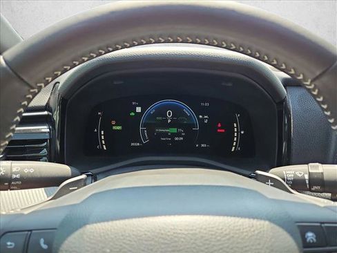 Certified 2025 Toyota Camry SE w/ Convenience Package FWD image 10