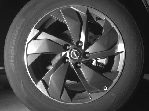 Used 2025 Nissan Rogue SV image 13