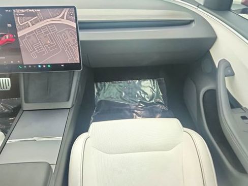 Used 2024 Tesla Model 3 Performance image 36
