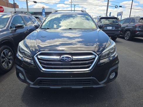 Used 2019 Subaru Outback 2.5i Limited AWD/4WD image 3