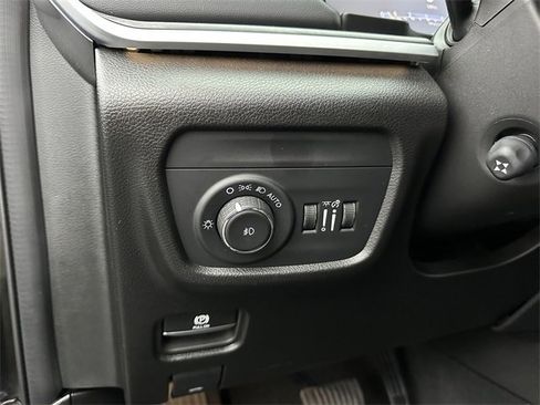 Used 2024 Jeep Grand Cherokee L Limited w/ Luxury Tech Group II image 38