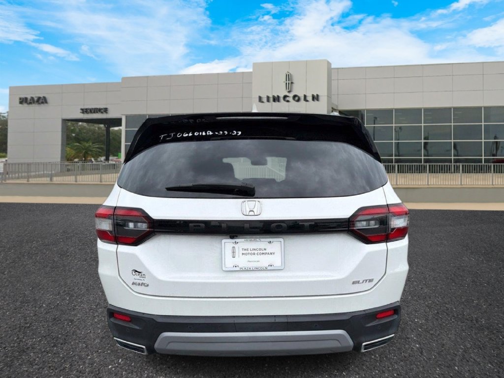 Used 2023 Honda Pilot Elite image 4