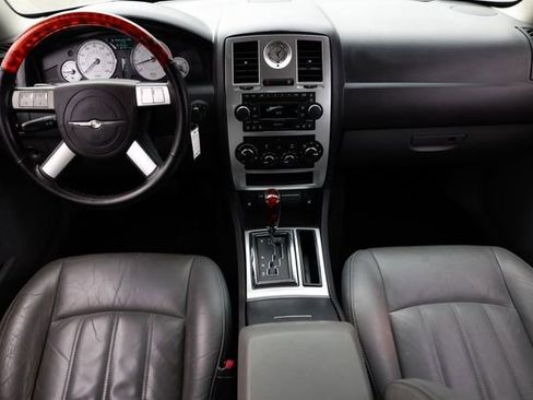 Used 2005 Chrysler 300 C w/ Protection Group II image 23