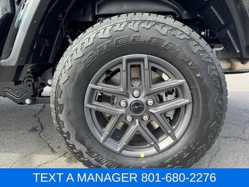 New 2026 Jeep Gladiator Sport AWD/4WD image 17
