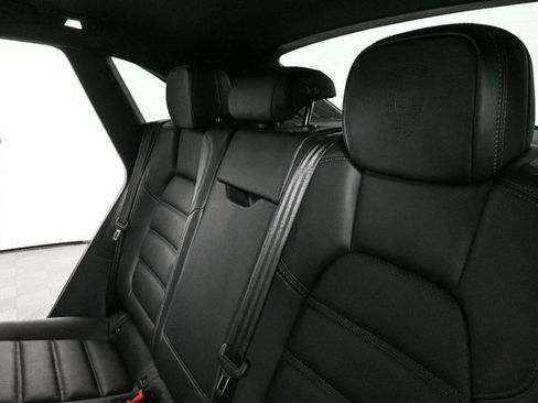 New 2026 Porsche Macan image 23