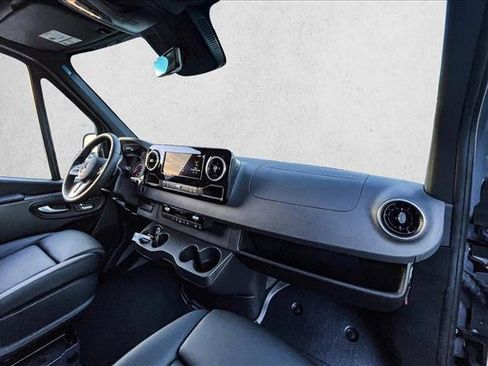Used 2024 Mercedes-Benz Sprinter 2500 image 22