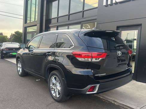 Used 2019 Toyota Highlander Limited AWD/4WD image 2