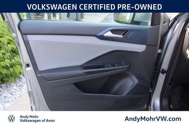 Used 2024 Volkswagen Taos SE FWD image 18