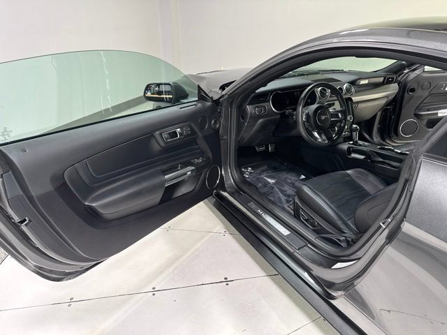 Used 2019 Ford Mustang GT Premium w/ GT Performance Package RWD image 9