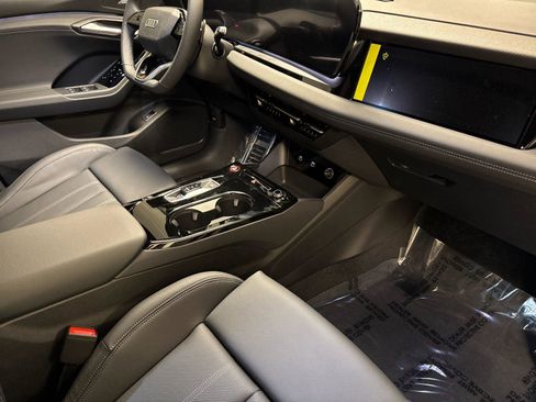 New 2027 Audi SQ6 e-tron Premium Plus image 15