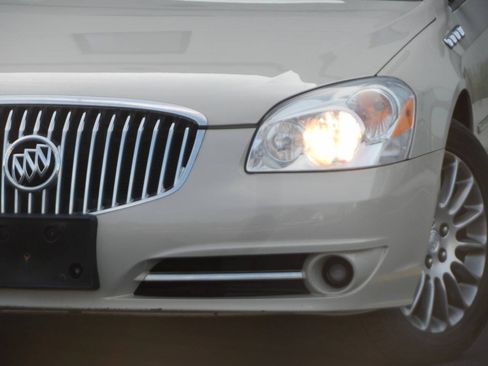 Used 2010 Buick Lucerne Super FWD image 5