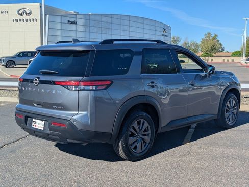 Used 2024 Nissan Pathfinder SV image 6