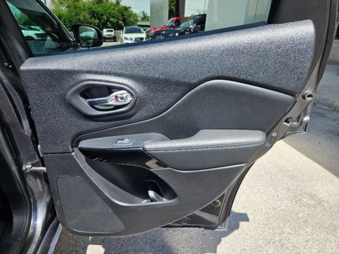 Used 2023 Jeep Cherokee Altitude Lux image 12