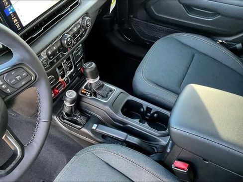 New 2025 Jeep Gladiator Willys image 7