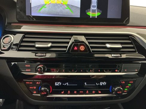 Certified 2022 BMW 530i w/ Executive Package image 13