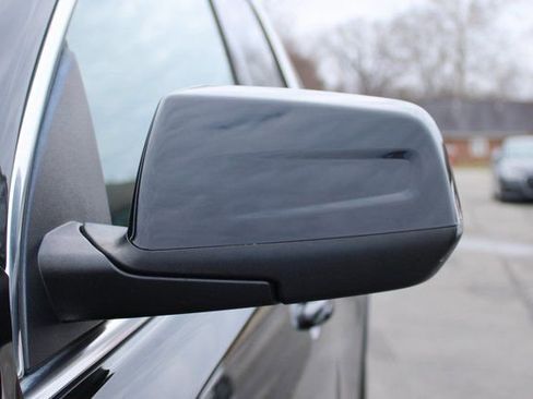 Used 2017 GMC Acadia SLE image 7