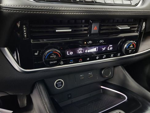 Used 2022 Nissan Rogue Platinum w/ Head-Up Display Package AWD/4WD image 19